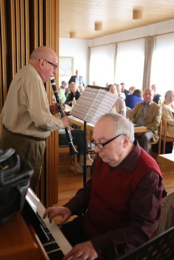 Musikalische_Begleitung_durch_A._Dekhtiar_und_A._Ginzburgskiy_2.jpg