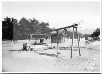  Postkarte - Neu-Posttal, Schöpfbrunnen auf der Dorfstraße