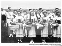  Postkarte - Jugendgruppe beim Eierlesen am Ostermontag in Tarutino