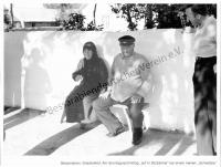  Postkarte - Gnadenfeld am Sonntagnachmittag "auf´m Sitzbänkle" bei einem kleinen "Schwätzle"