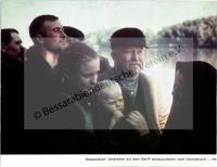  Postkarte - Umsiedler auf dem Schiff donauaufwärts nach Deutschland 1940