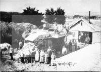  Postkarte - Dreschmaschine mit Lokomotivantrieb, ca. 1915 in Paris