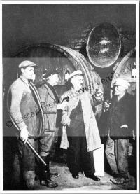  Postkarte - Bei der Weinprobe in Schabo